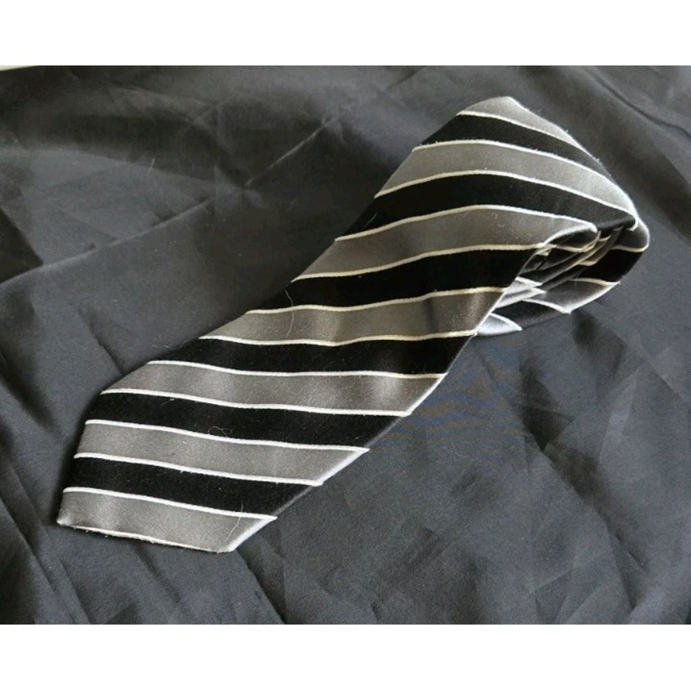 Donald J. Trump Signature Collection Necktie - Black‎ And Gray Striped 100% Silk